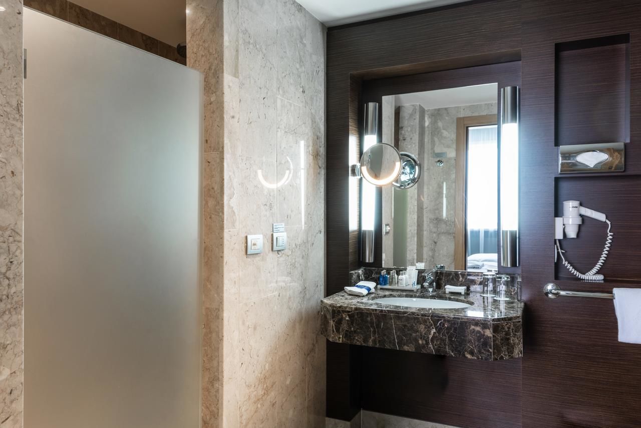 Отель Radisson Hotel Astana Нур-Султан